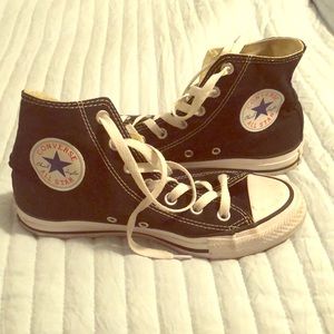 Black high top converse
